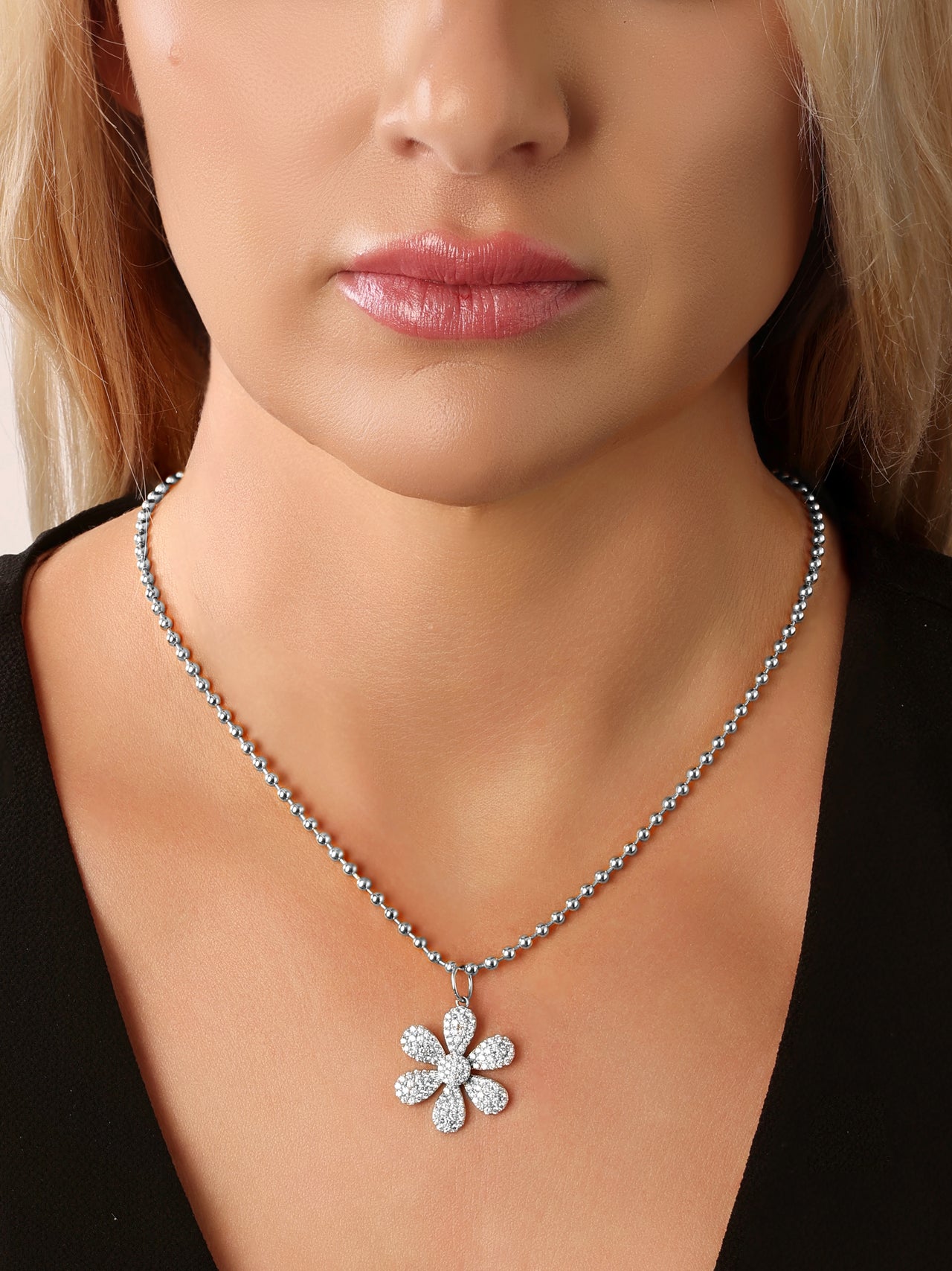 14k White Gold Diamond Daisy Flower Charm